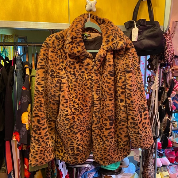 Leopard coat - Picture 3 of 3